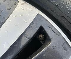 Skoda alloys 17 inch - Image 4/5