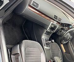 Volkswagen Passat - Image 10/10