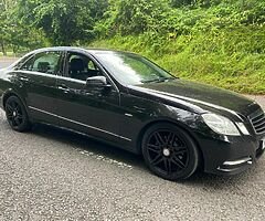 2012 Mercedes-Benz E-220 CDI EXEC-BLUE EFF 7G TRONI