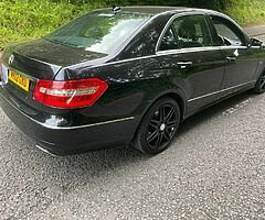 2012 Mercedes-Benz E-220 CDI EXEC-BLUE EFF 7G TRONI