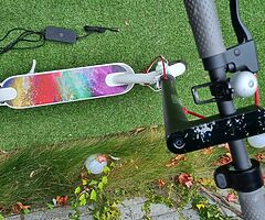 Xiaomi M360 white electric scooter in great condition with charger. - Image 4/8