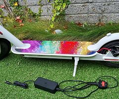 Xiaomi M360 white electric scooter in great condition with charger. - Image 5/8