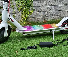 Xiaomi M360 white electric scooter in great condition with charger. - Image 6/8