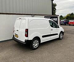 2015 Peugeot Partner Professional - Image 8/10