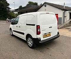 2015 Peugeot Partner Professional - Image 9/10