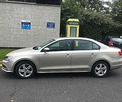 Volkswagen Jetta 2015 Confortline. Low mileage 36k kilometers - Image 3/10