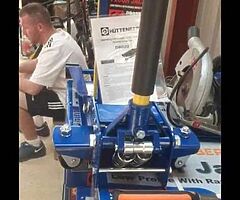 Brand new 3,4, and 5 tons Jacks available for sale at low price with free home delivery