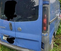 Nissan primastar opel vivaro. Renualt traffic.9 and 2.0 parts blue sliver and black panels