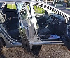 2012 Hyundai i30 car in excellent condition - Image 7/7