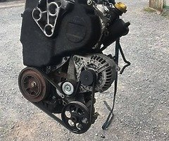 2005 Vauxhall Vivaro engine & gearboxes