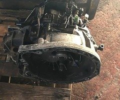 2005 Vauxhall Vivaro engine & gearboxes - Image 5/9