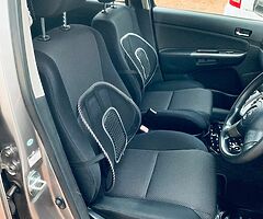 Toyota wish 
Model 2007 - Image 8/10