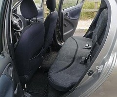 Toyota Yaris Terra - Image 8/10