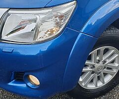 2014 TOYOTA HILUX IS 4X4 INVINCIBLE 3.0 D4D AUTOMATIC. - Image 6/10