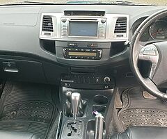 2014 TOYOTA HILUX IS 4X4 INVINCIBLE 3.0 D4D AUTOMATIC. - Image 9/10