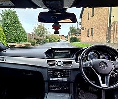 141 Mercedes E300 Diesel Hybrid - Image 7/9