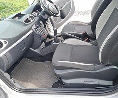 2011 RENAULT CLIO 1.2 ROYALE ETHANOL 3DR 5 SPEED MANUAL - Image 8/10