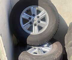 Toyota hilux wheeals