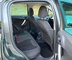 2011 Citroen c3 1.4 petrol
5 speed manual 
Nct 4/2023
Tax 3/2023
Low mls 2 keys 2 owners - Image 8/10