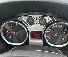 Ford Focus 2010 - Image 7/9