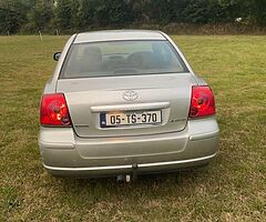 Toyota ￼azensis 1.8 petrol 05