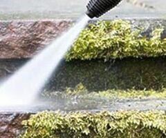 Tvätta och behandla tak , fasad samt trädgård ,,tvättar även golvplator med behandling och högtryck,