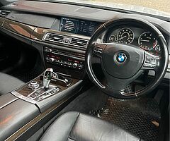 2011 BMW 730 - Image 7/10