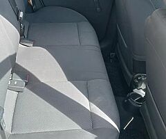 2010 Chevrolet Aveo - Image 6/8