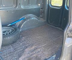 201 Volkswagen Caddy - Image 8/10