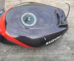 Suzuki GSX-R 1100 l/m tank. side panels.tail light.