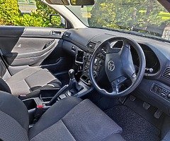 Toyota Avensis 1.6L - Image 5/10