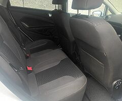 2015 Ford Fiesta - Image 8/10