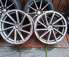 19 5x120 alloys 2 wheels are crack and 2 is good no tyres  best offer take it - Image 5/5