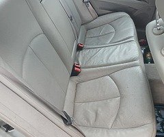 Mercedes benz - Image 4/6