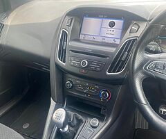 Ford Focus - Image 6/10