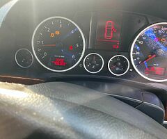 Volkswagen Touareg - Image 6/8