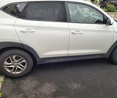 Hyundai Tuscon 1 7 - Image 5/10