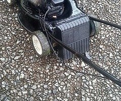 Lawnmower for sale going perfect basket is there aswel