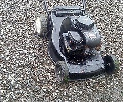 Lawnmower for sale going perfect basket is there aswel - Image 5/5