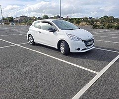 Peugeot 208 1.0 Access 2014