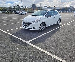 Peugeot 208 1.0 Access 2014
