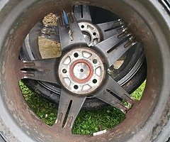 19 ava 5x112  8.5 all 4 with very good tyres no crack or weld or etc best offer it - Image 5/7