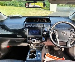 Toyota Prius 7 seater - Image 5/10