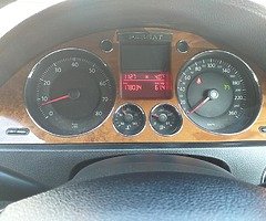2010 Volkswagen Passat - Image 5/9