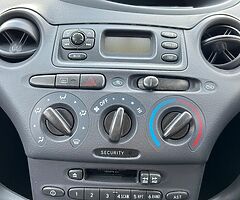 2001 Toyota Yaris - Image 10/10