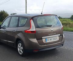 2010 Renault Scenic 1.5 Diesel New Shape  
Very Good Condition Inside And Out 

180,000 Miles All Th - Image 3/4