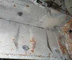 1988 Nissan Urvan - Image 5/9