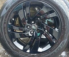 Land rover 18inch genuine alloy wheels with good tyres for sale