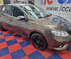 2015 Nissan Pulsar - Image 6/10