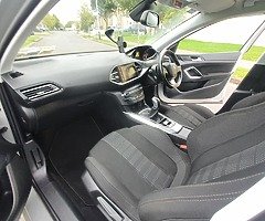 Peugeot 308 1.6 diesel with low km long nct and tax - Image 3/10